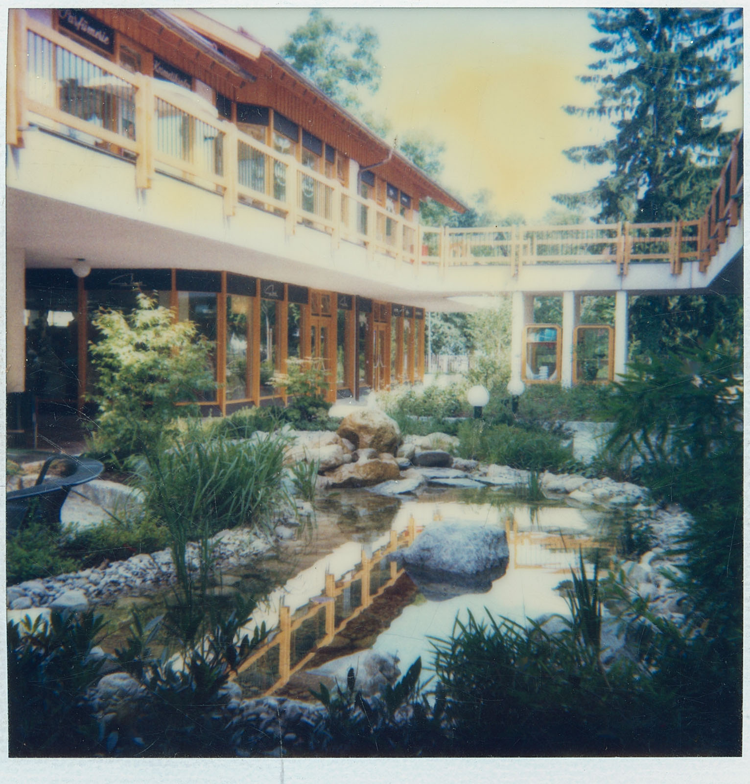 Schaukästen, 8-eckig auf Gehrung