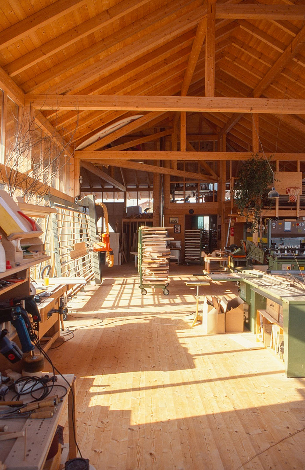 Halle - gebaut und genutzt Halle - gebaut und genutzt