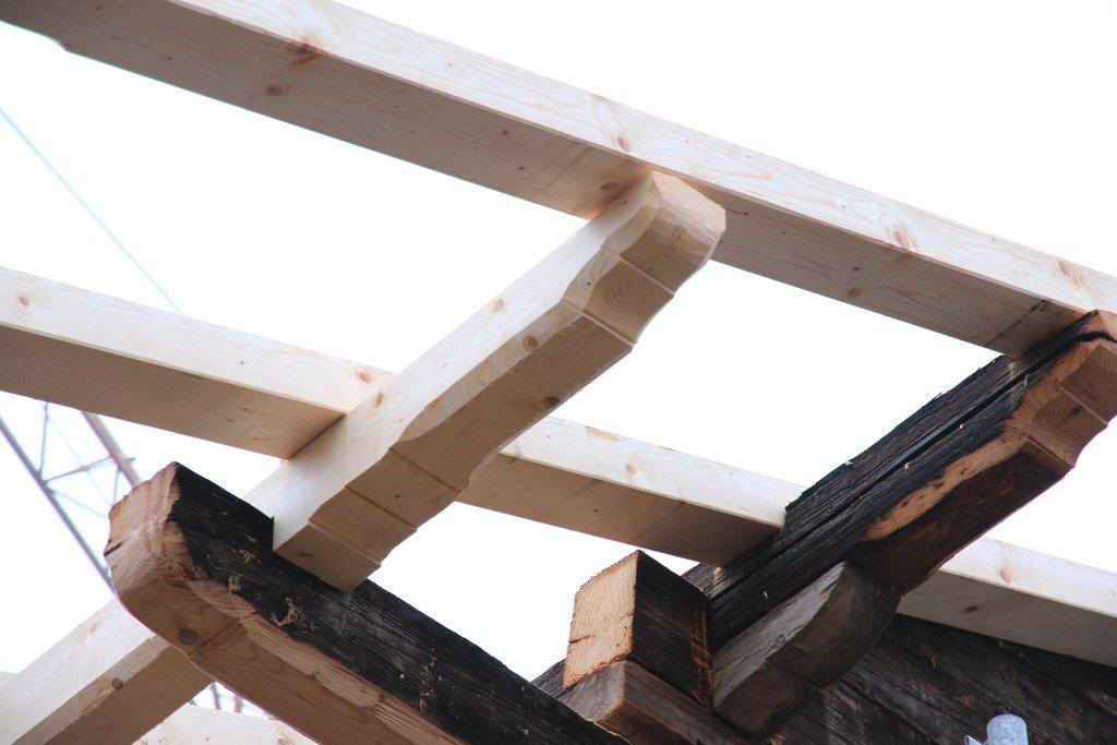 angepasste Pfetten Denkmal - angepasste Pfetten