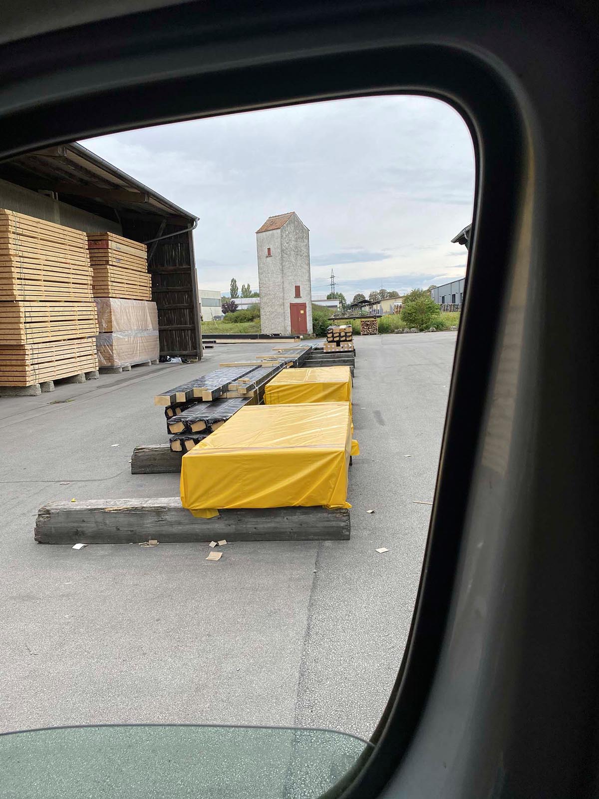 SCS Plattling - das ganze Holz soll morgen geliefert werden SCS Plattling - das ganze Holz soll morgen geliefert werden