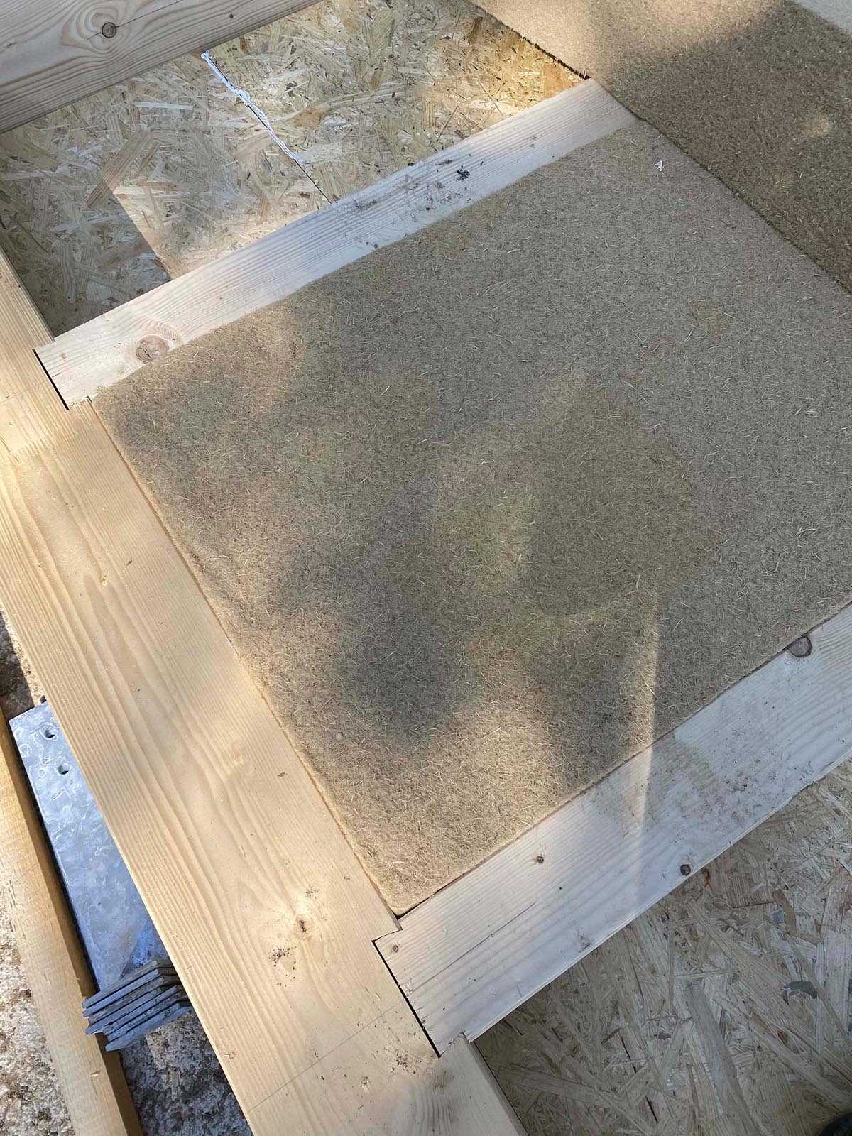 Holzskeletthaus - Dämmung eingepasst ... Holzskeletthaus - Dämmung eingepasst ...