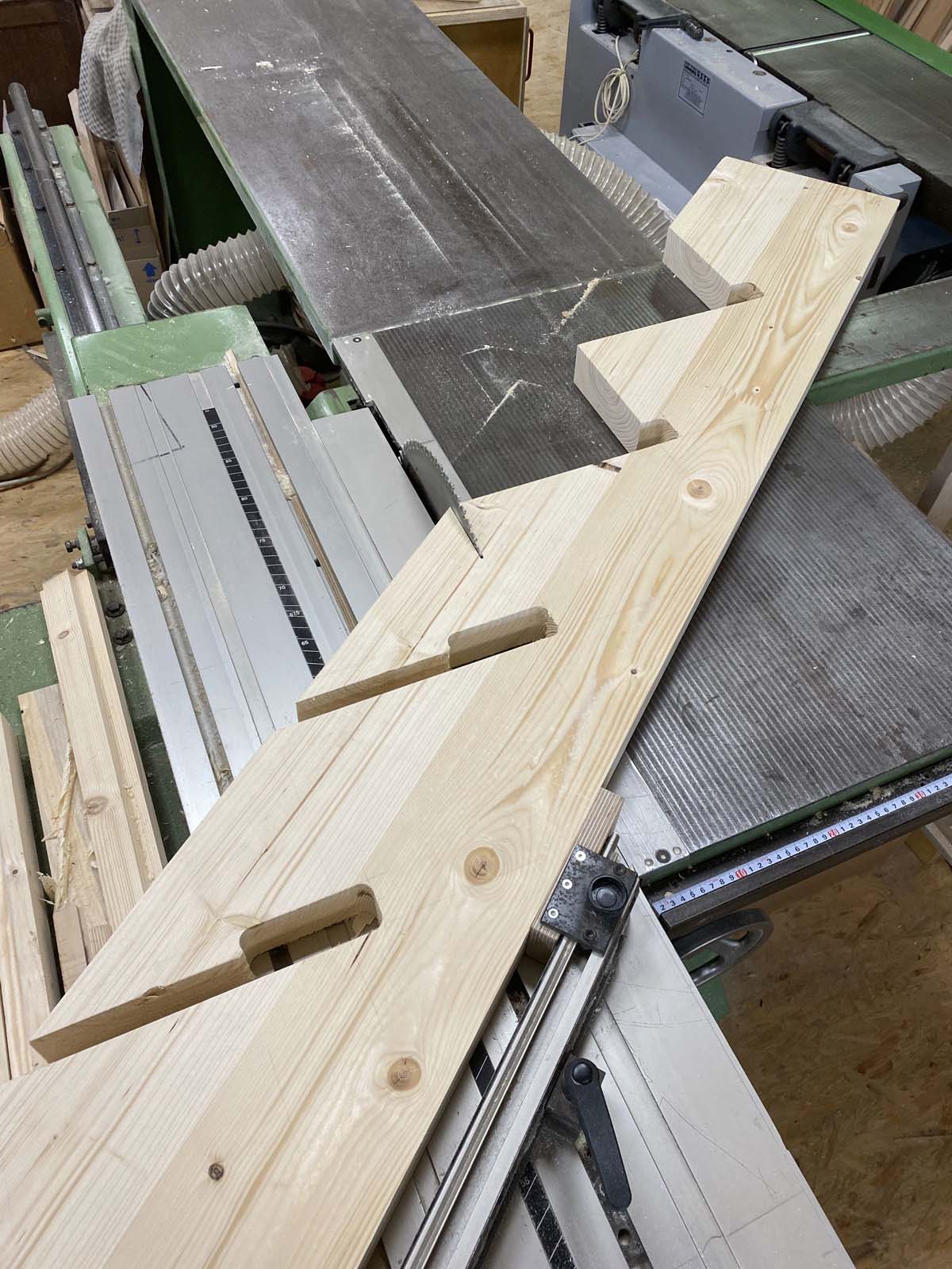 Zuschnitt an der ULMIA Formatsäge Zuschnitt an der ULMIA Formatsäge