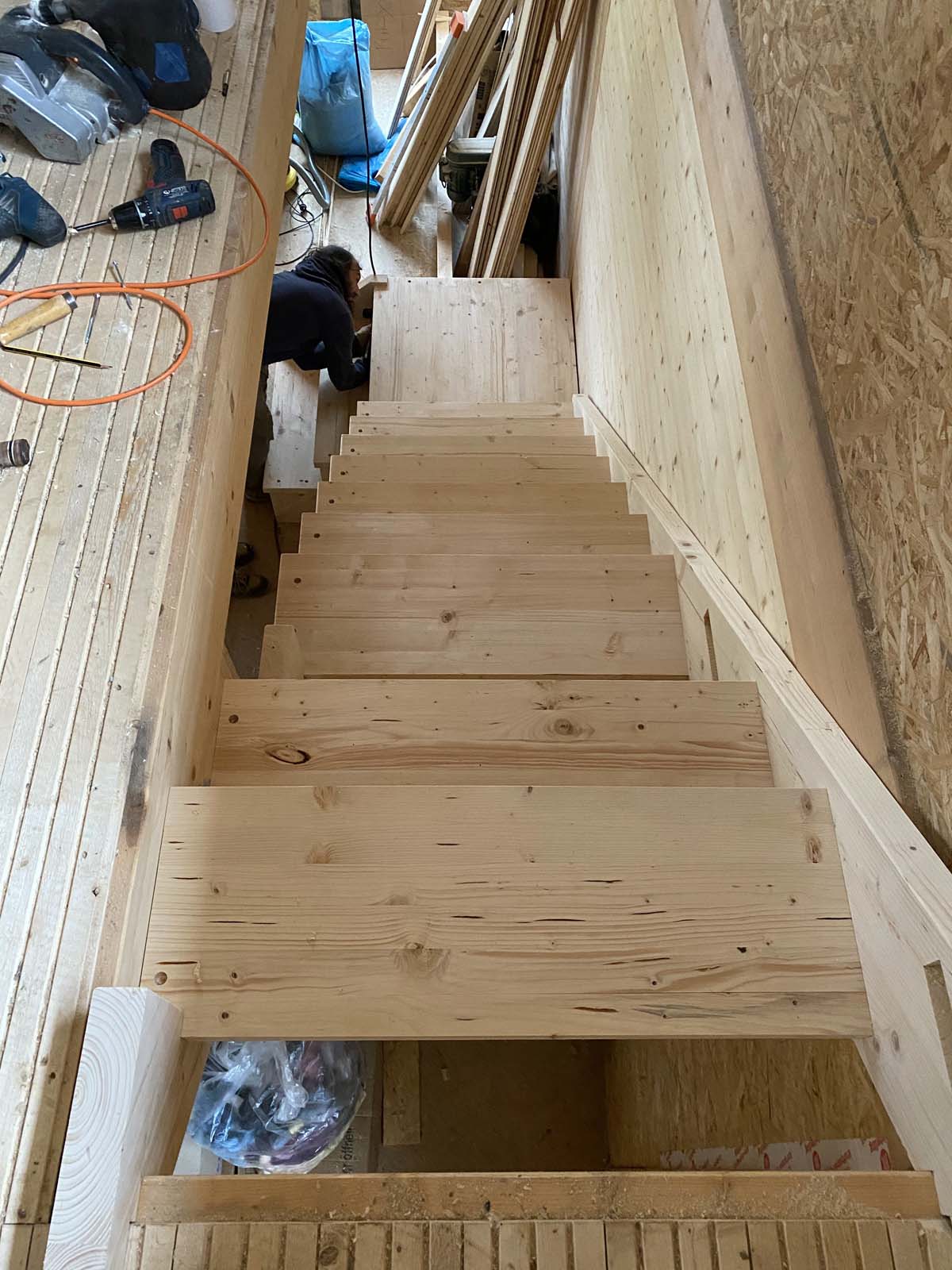 der zweite Lauf mit Engstelle Decken-Unterzug der zweite Lauf mit Engstelle Decken-Unterzug