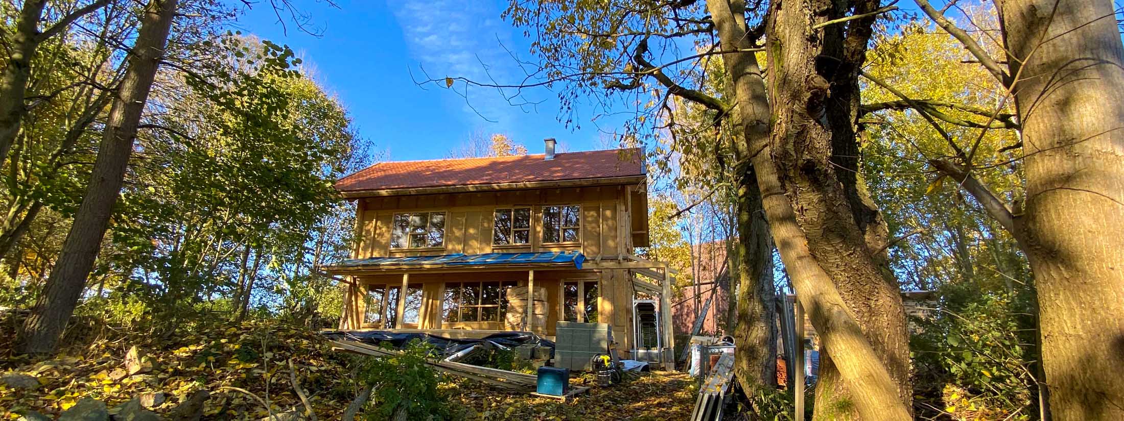 Holzskeletthaus - traumhafter Herbsttag im Fichtelgebirge geht zu Ende - ab nach Niederbayern in den Nebel traumhafter Herbsttag im Fichtelgebirge geht zu Ende - ab nach Niederbayern in den Nebel