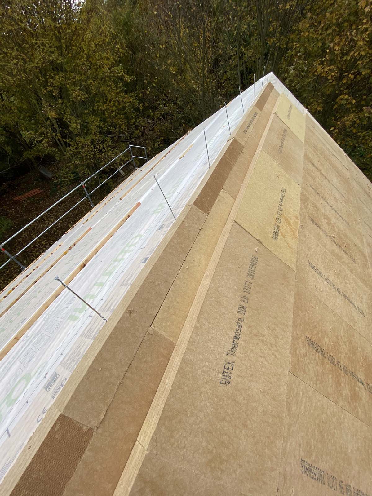 Holzskeletthaus - Aufdachdämmung Holzskeletthaus - Aufdachdämmung