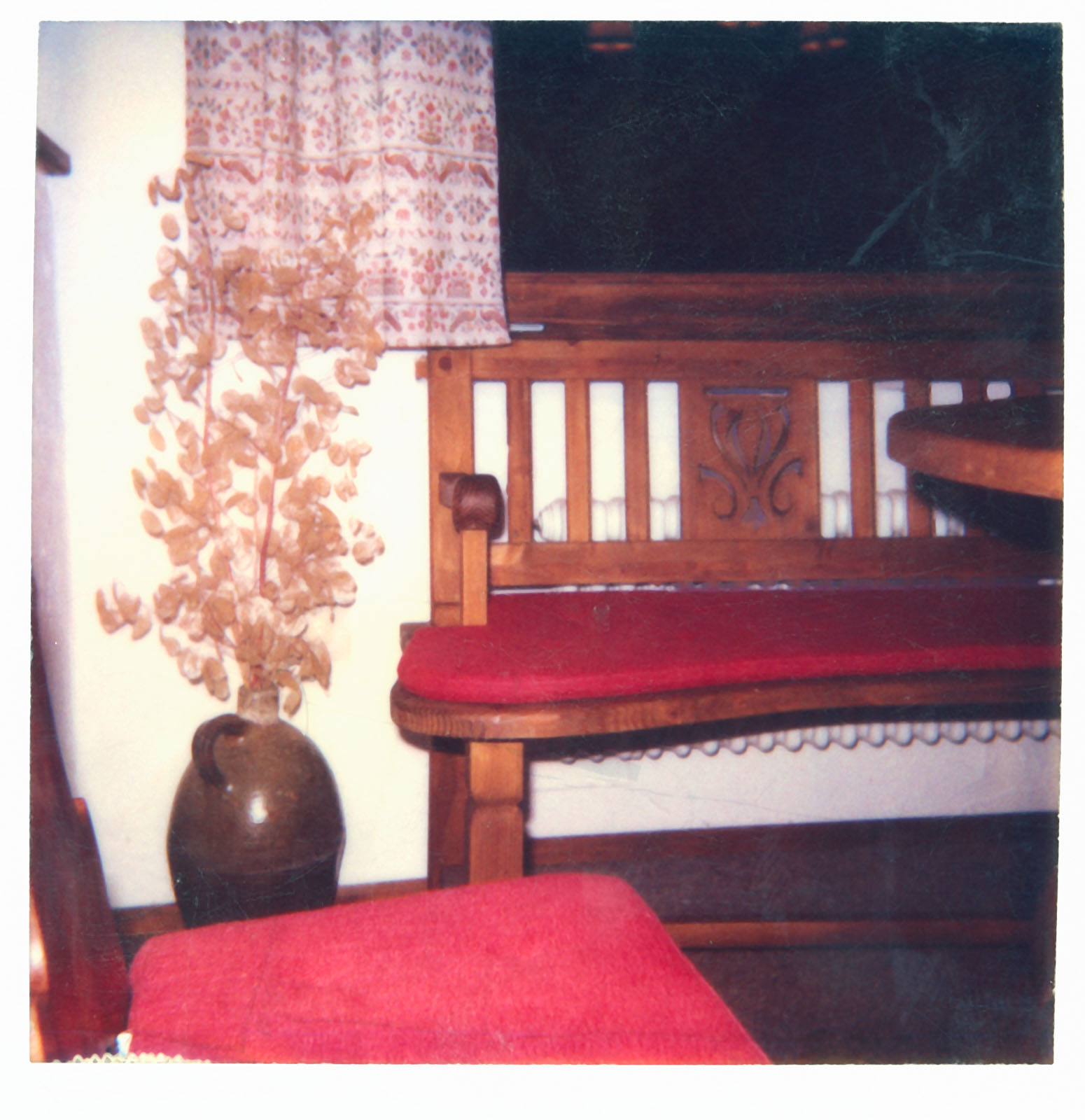 Sitzbank mit Rosshaarauflagen Sitzbank mit Rosshaarauflagen